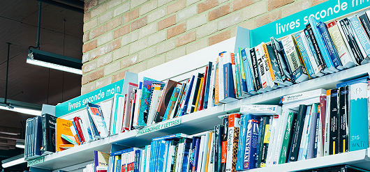 Rayon de livres de seconde main